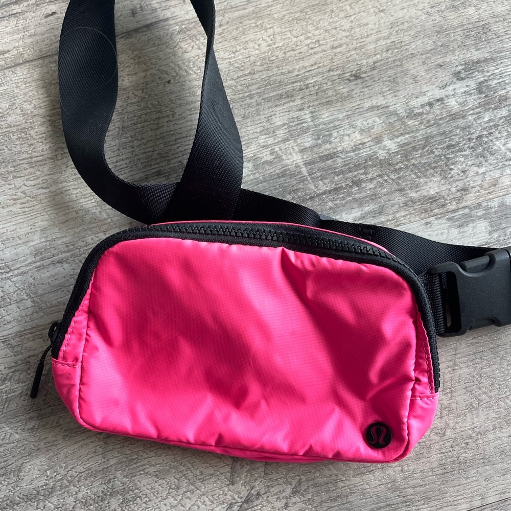 Lululemon belt bag